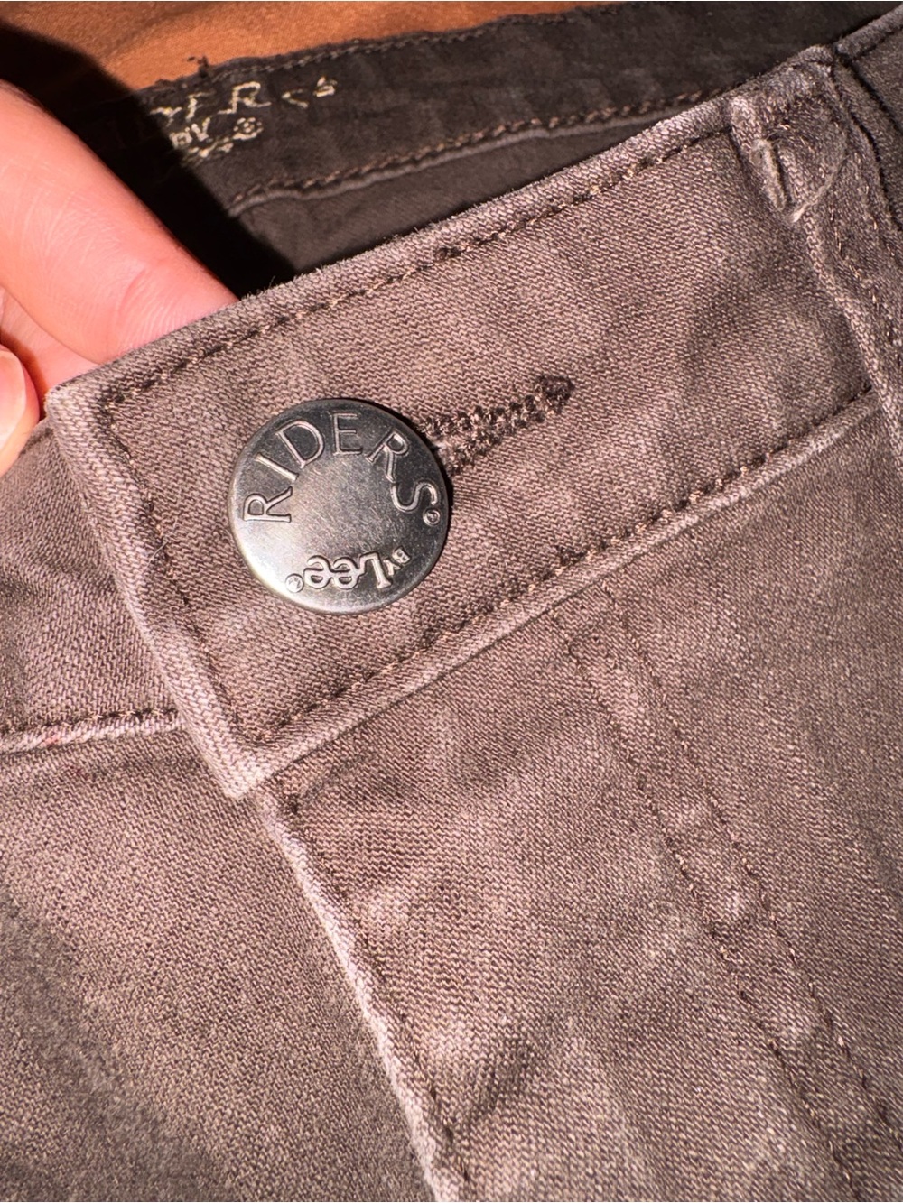 Lee Riders Brown Capris - Picture 3 of 5